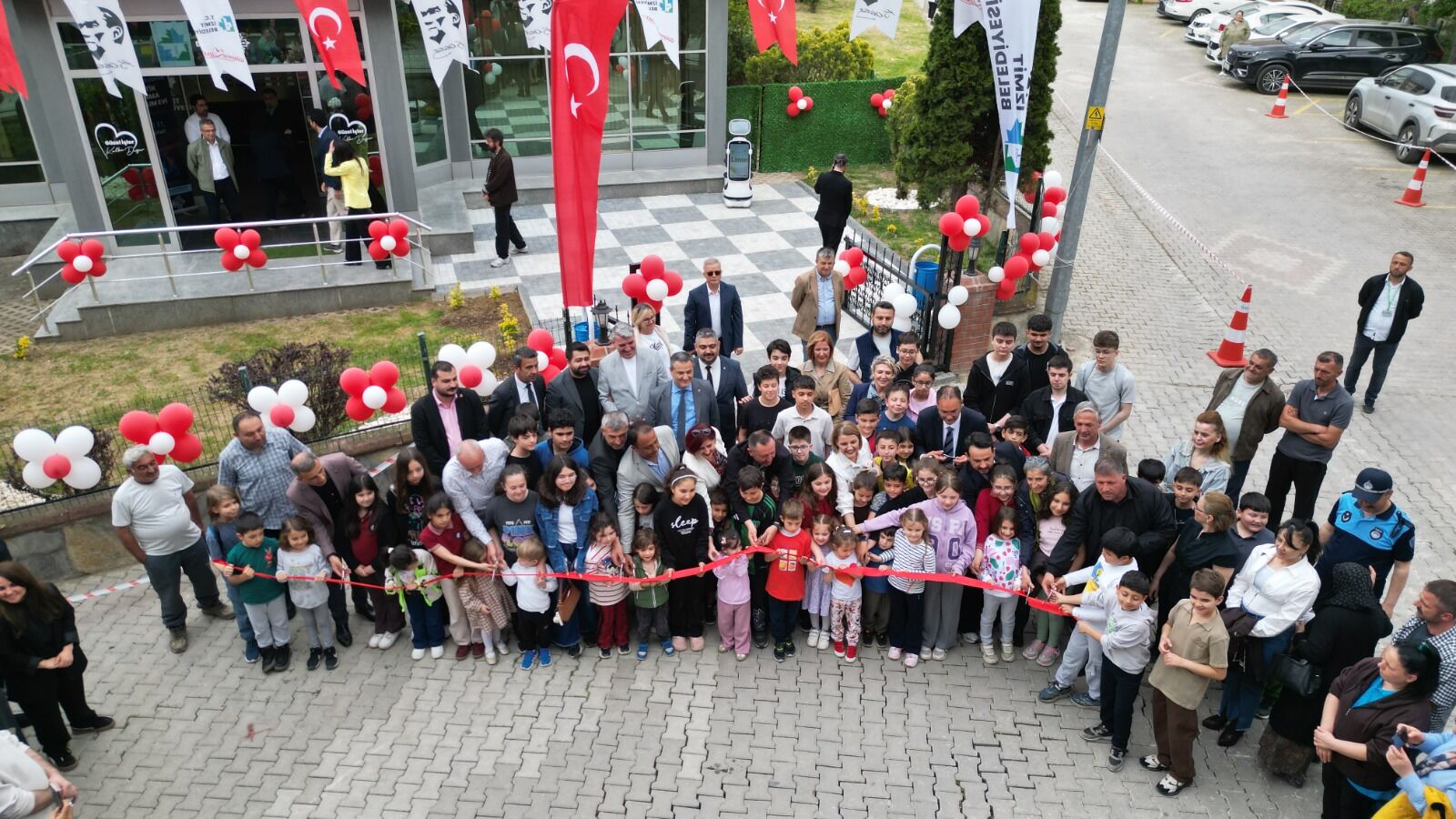 İzmit Belediyesi Robotik Kodlama Ve Yazılım Evi Kapılarını Açtı (1)-1