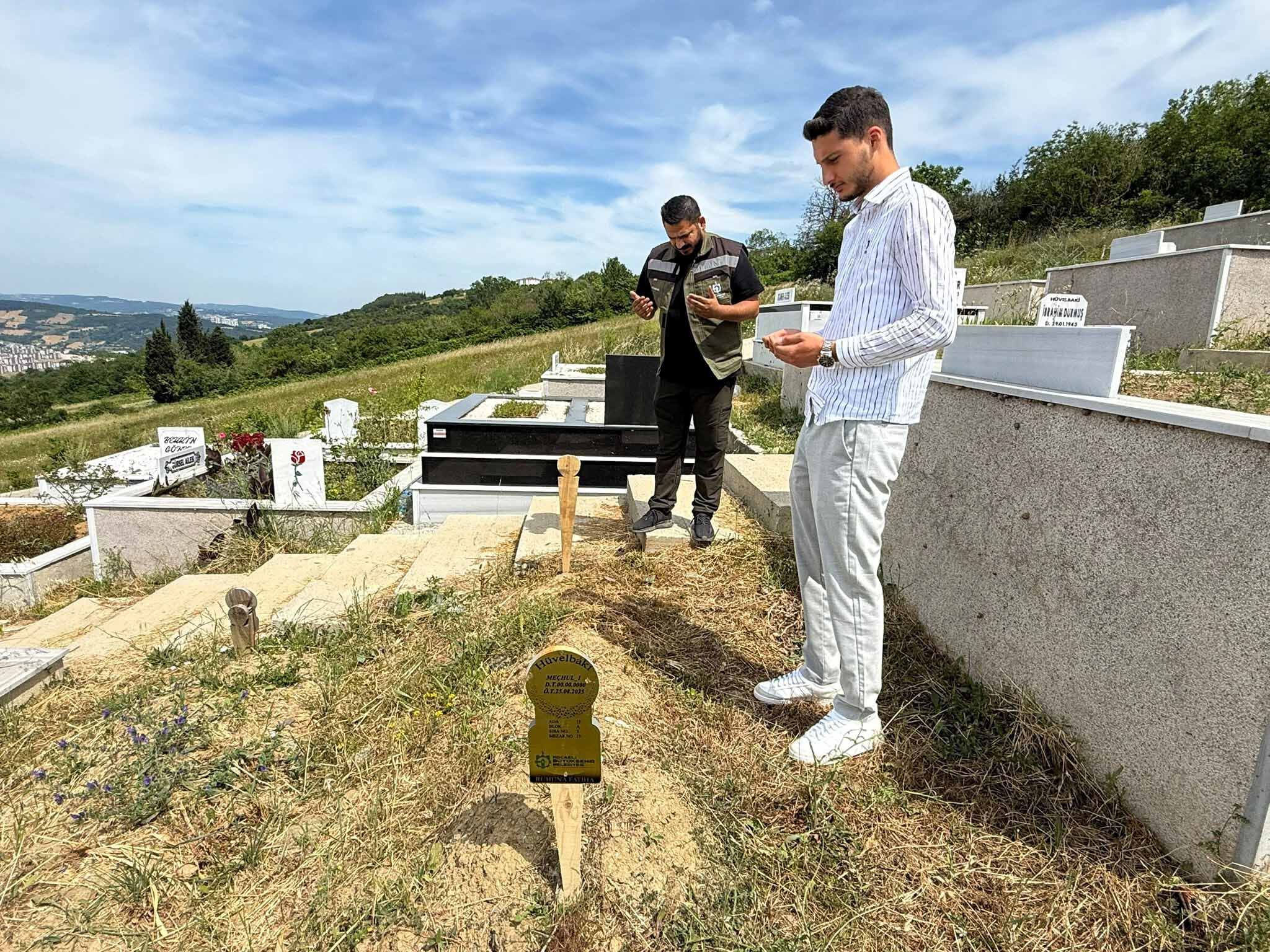 Kocaeli’de Her Cenaze Insan Onuruyla Defnediliyor (2)