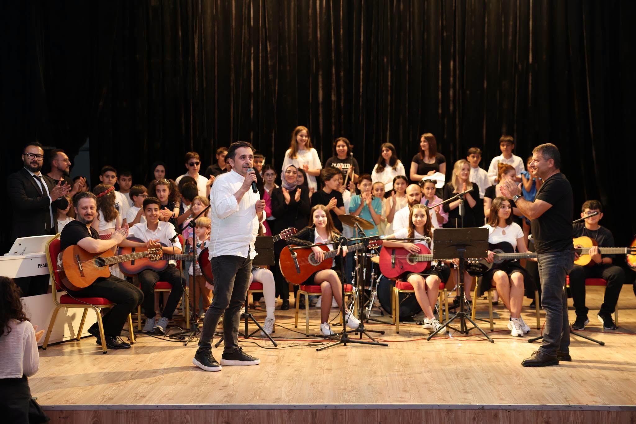 Körfez Belediyesi Sanat Merkezi’nden Muhteşem Yılsonu Konseri (2)