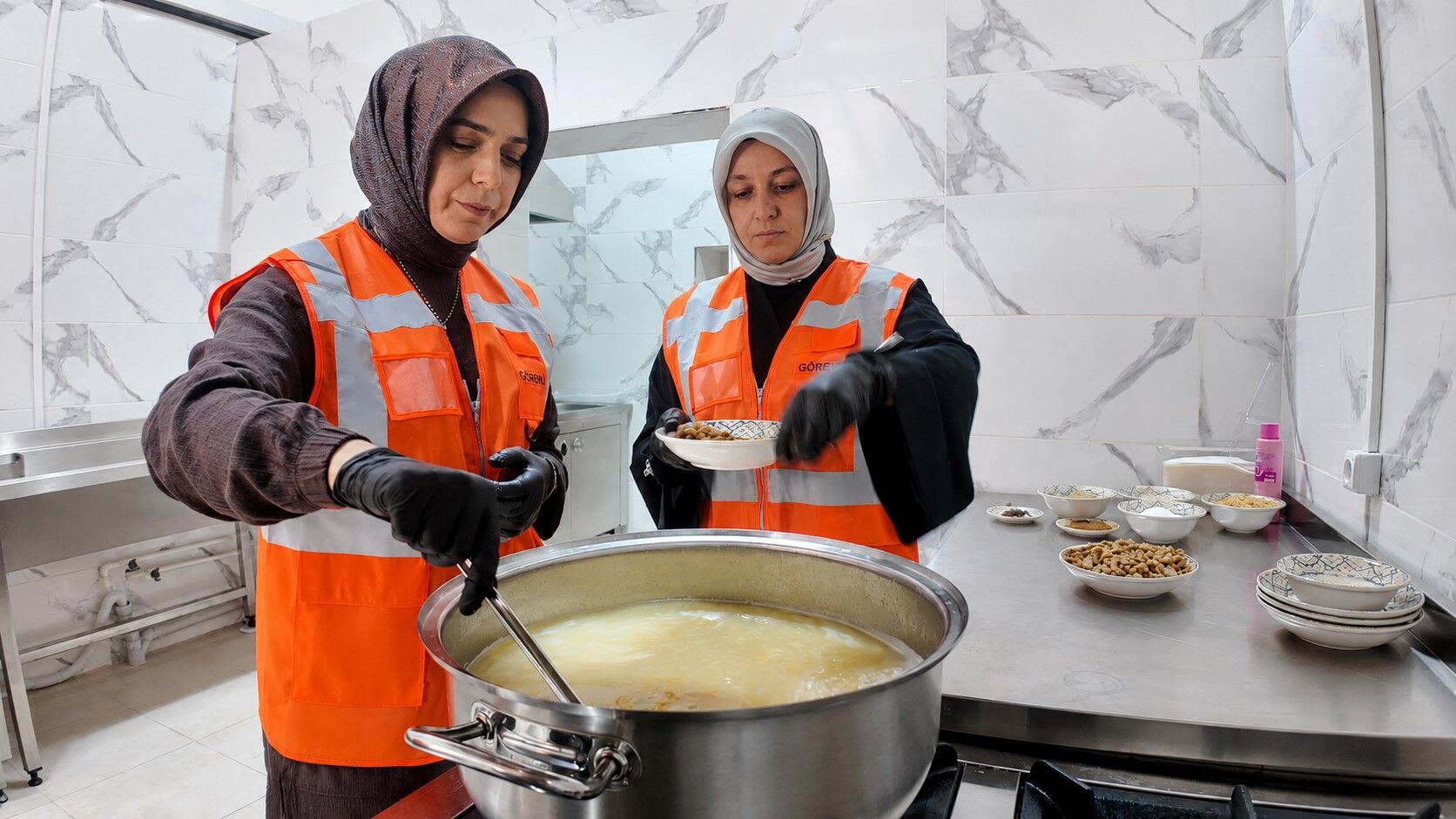 Aşure Bereketi Saygınlar Kulübü’ne Taşındı (2)
