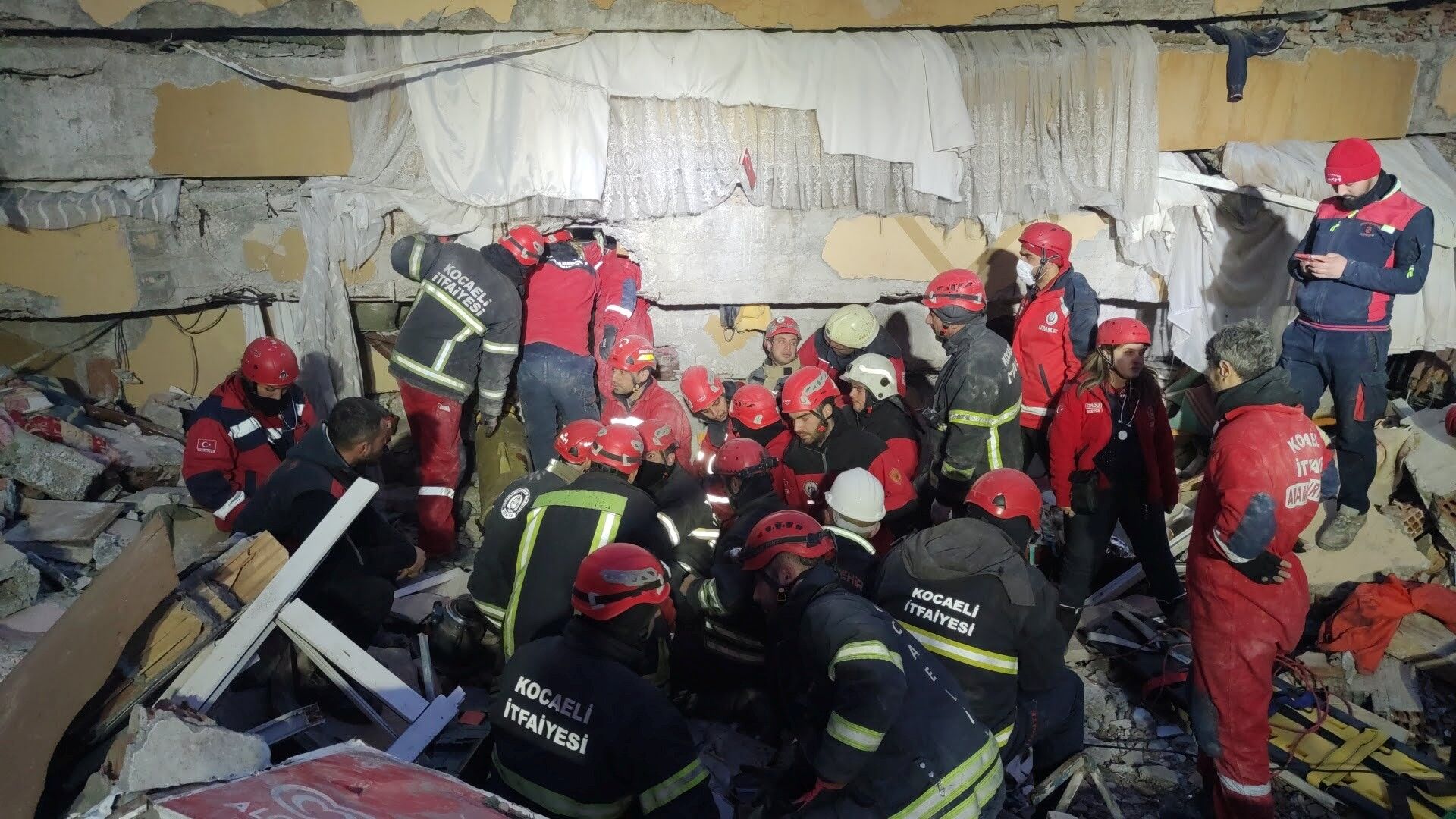 Büyükşehir, Kocaeli’yi 17 Ağustos’un Izlerinden Arındırdı (1)