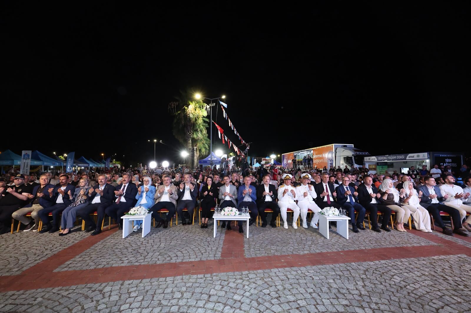 Marmara Depremi’nde Hayatını Kaybedenler Dualarla Anıldı (1)