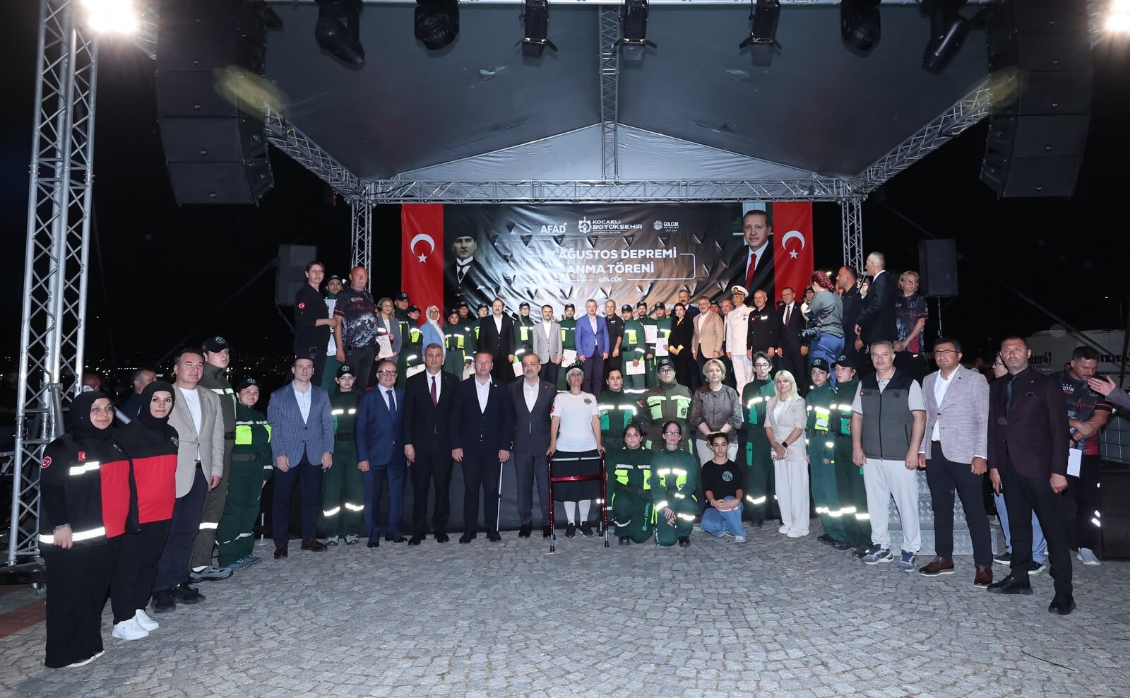 Marmara Depremi’nde Hayatını Kaybedenler Dualarla Anıldı (10)