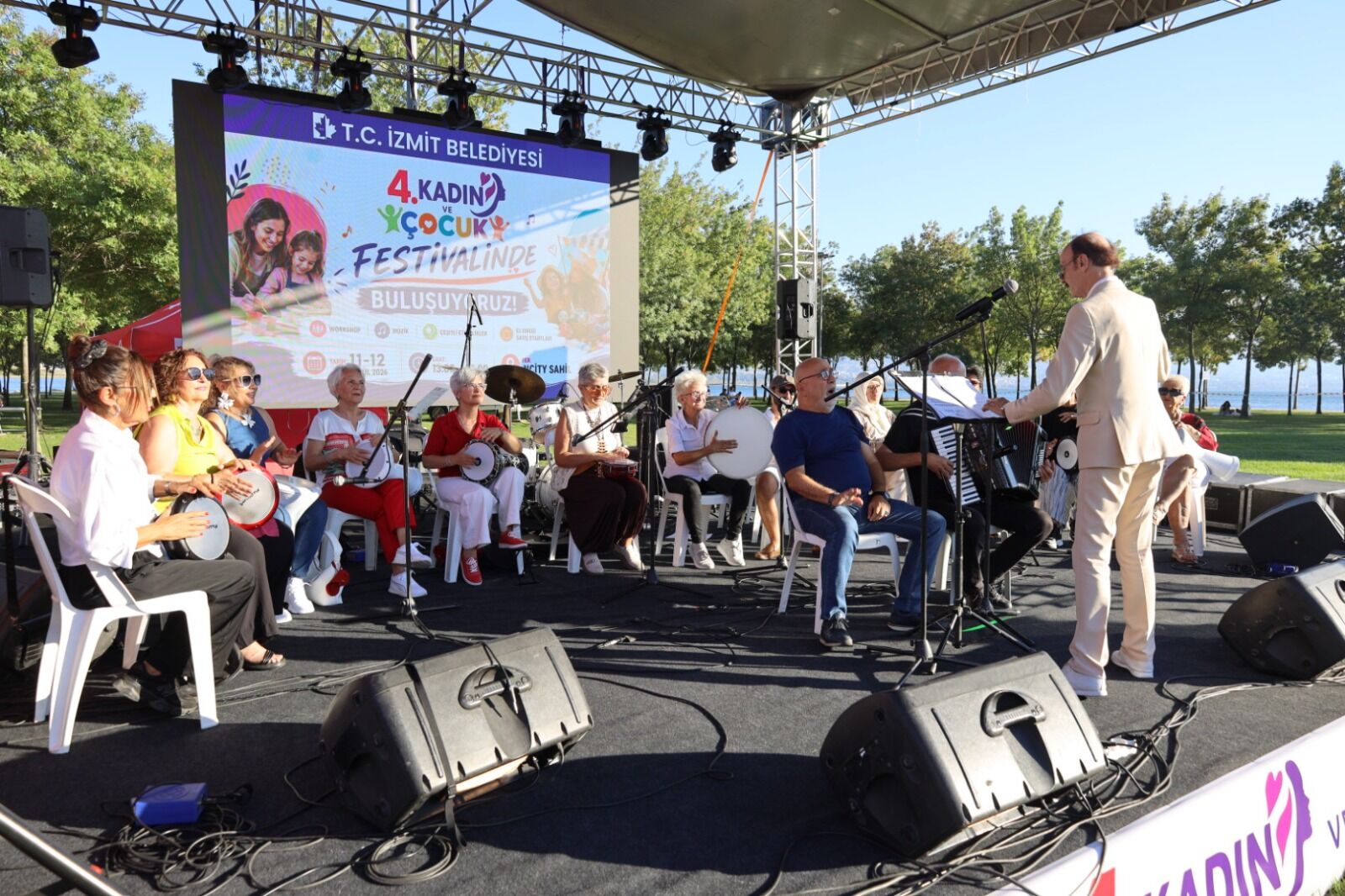 29 Ekim Kadınları Derneği Ritim Grubu Ve Berguzar Korosu (1)