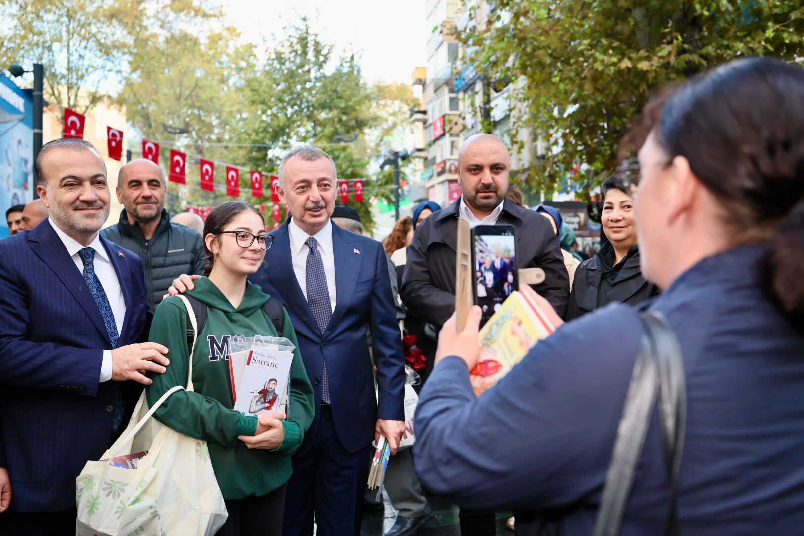 Ağaçlar, 16. Kez Kitap Açtı! (36) (Büyük)