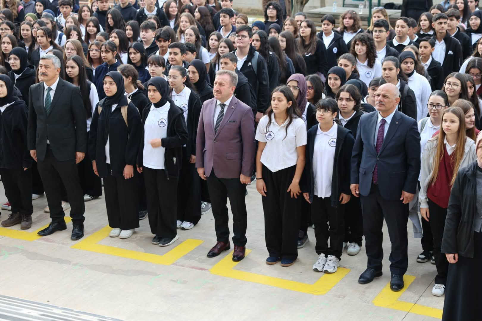 Başkan Söğüt, Yeni Haftaya Öğrencilerle Birlikte Başladı (6)