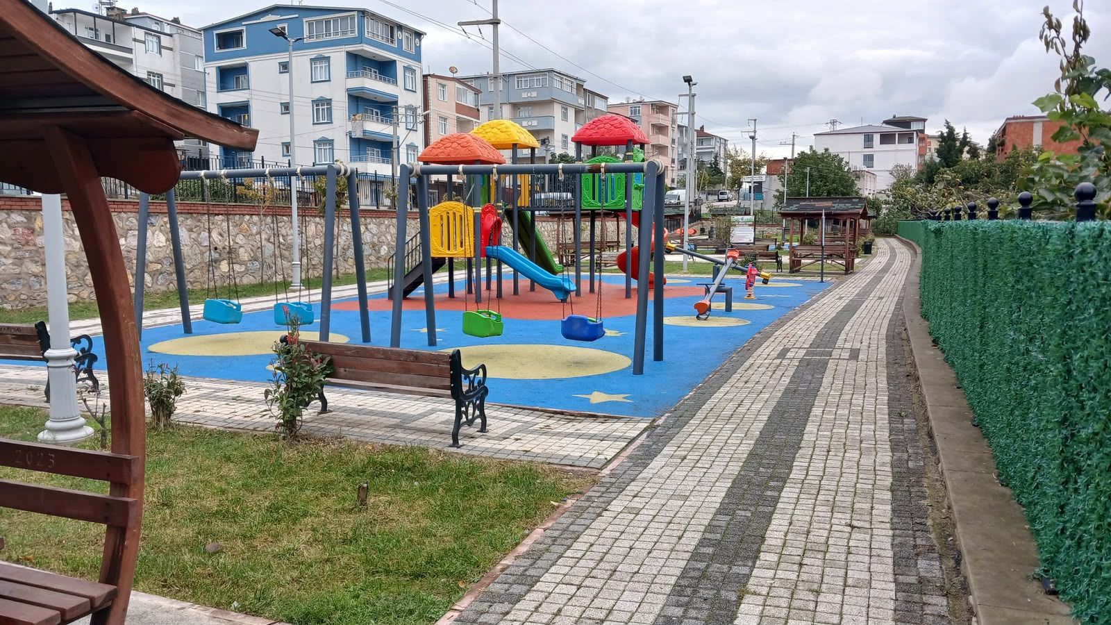 Dilovası'nda Parklar Yenileniyor (1)-1