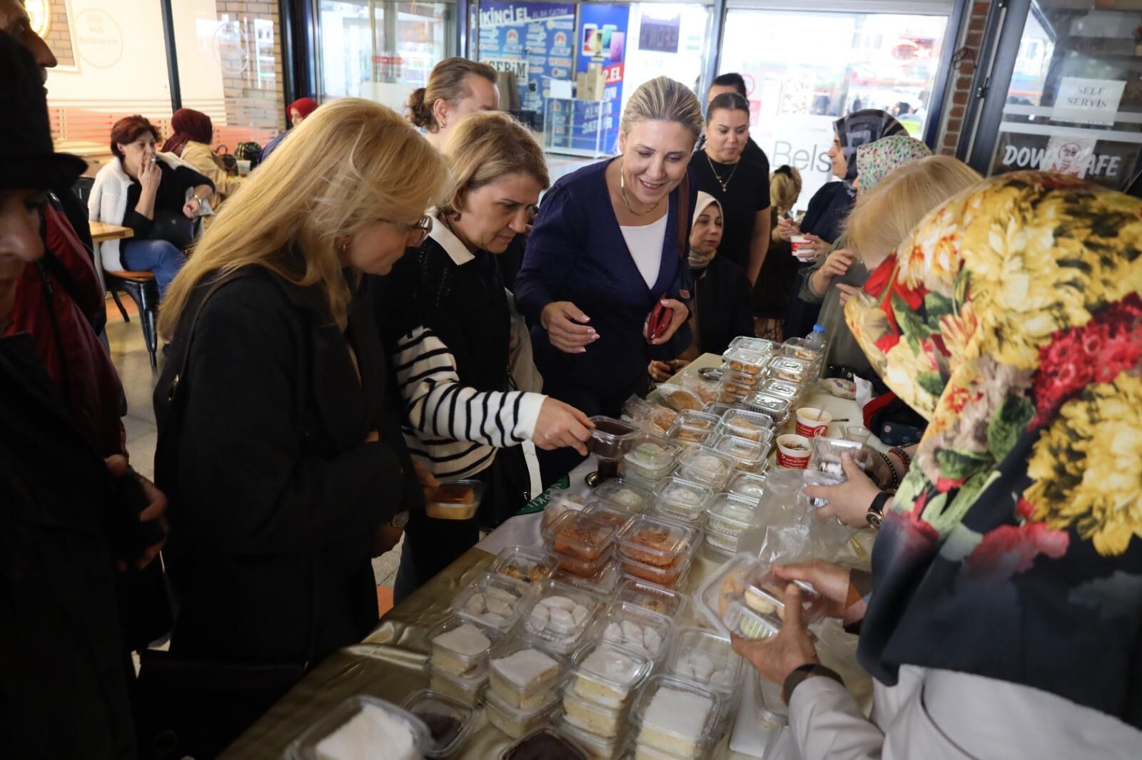 Glutensiz Mutfak Atölyesi’nde Ayın Tarifi Kinoa Salatası (2)