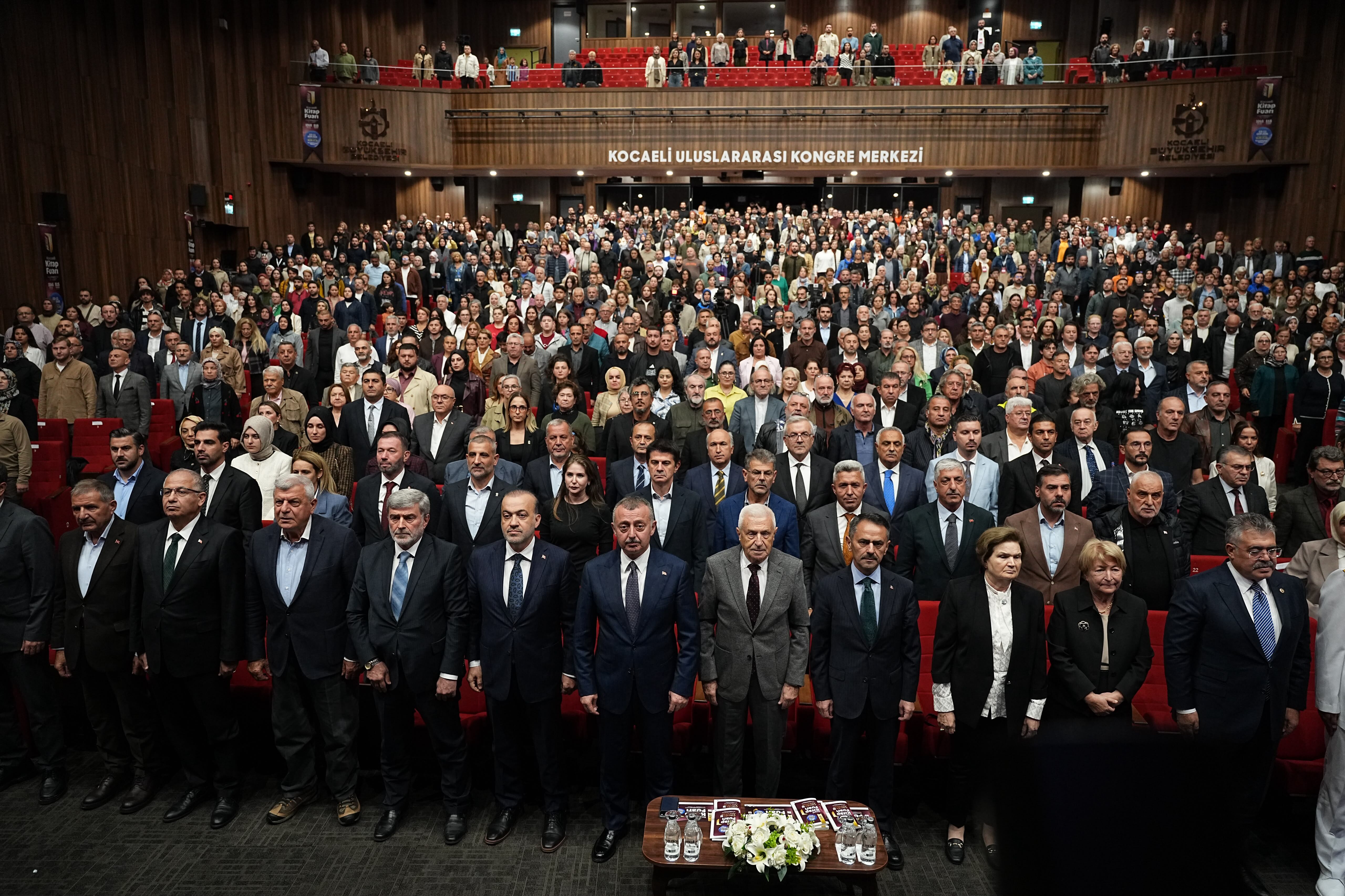 Protokolden Kitap Fuarı’na Övgü Üzerine Övgü (4)